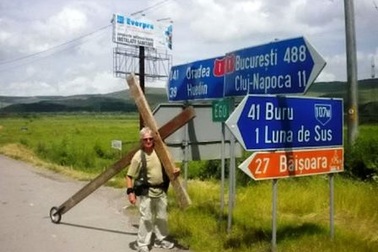 26 năm vác thánh giá rong ruổi qua 19 quốc gia