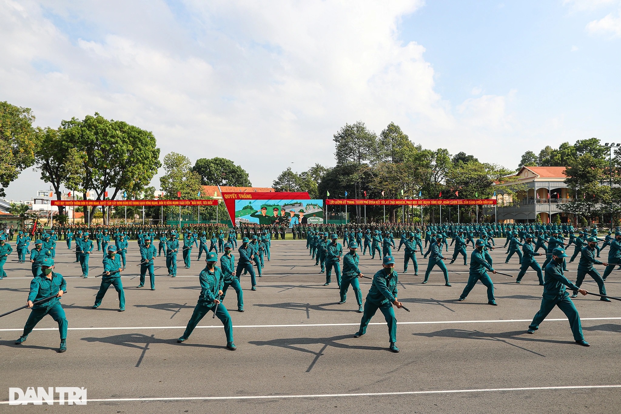Lực lượng vũ trang TPHCM uy nghi, dũng mãnh ở Lễ ra quân huấn luyện 2022 - 10 Lực lượng vũ trang TPHCM uy nghi, dũng mãnh ở Lễ ra quân huấn luyện 2022 - 10