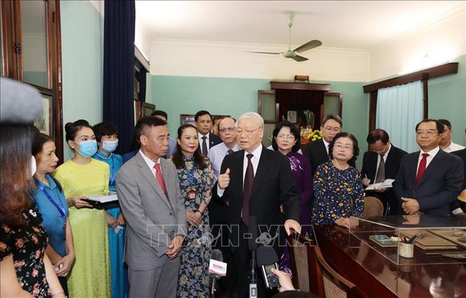 Tổng Bí thư, Chủ tịch nước dâng hương tưởng nhớ Chủ tịch Hồ Chí Minh - 2 Tổng Bí thư, Chủ tịch nước dâng hương tưởng nhớ Chủ tịch Hồ Chí Minh - 2