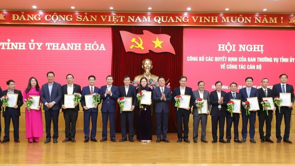 Thanh Hóa điều động, bổ nhiệm hàng loạt lãnh đạo - 2 Thanh Hóa điều động, bổ nhiệm hàng loạt lãnh đạo - 2