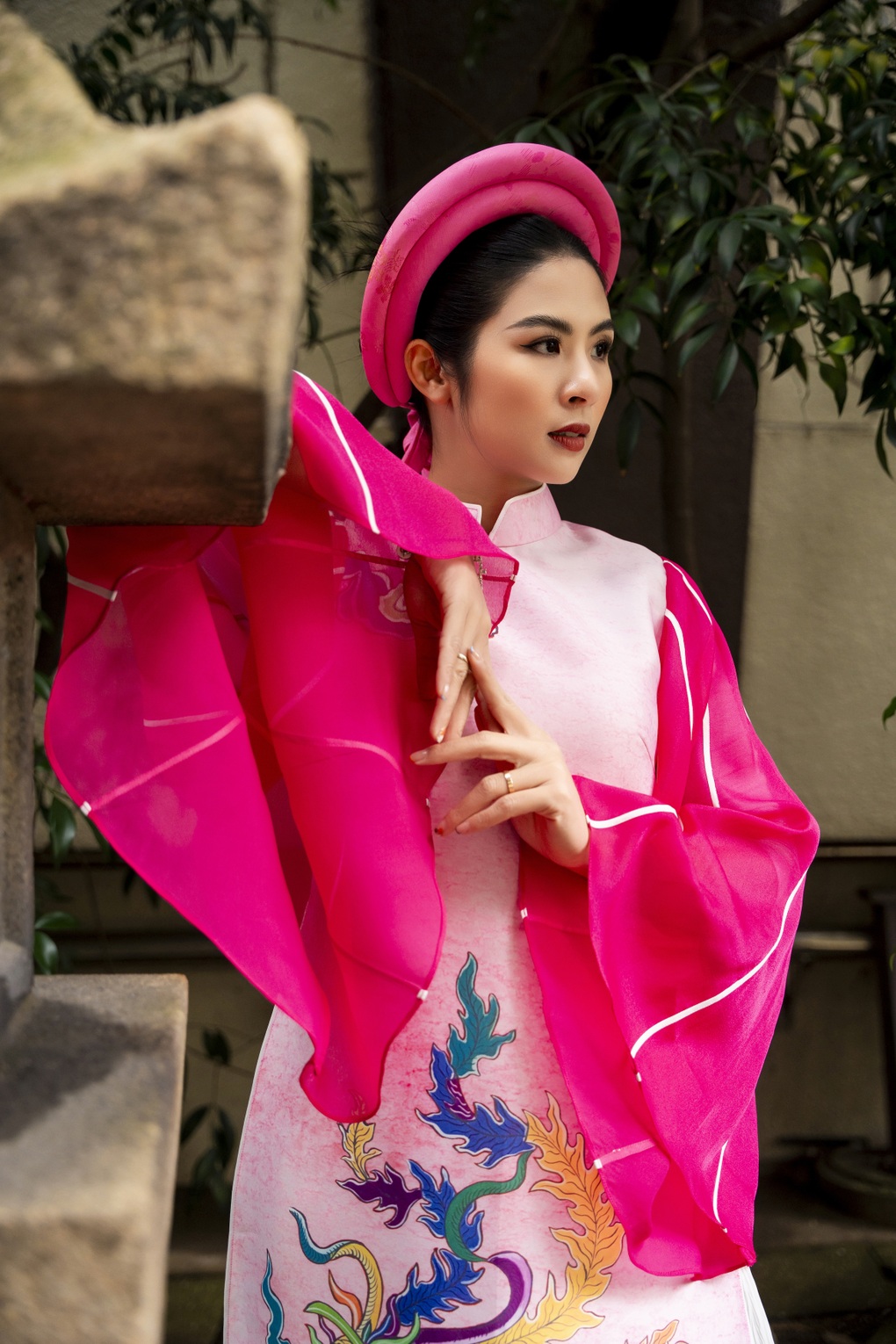Dưới thời tiết 2 độ C, Hoa hậu Ngọc Hân vẫn rạng rỡ chụp ảnh áo dài - 3 Dưới thời tiết 2 độ C, Hoa hậu Ngọc Hân vẫn rạng rỡ chụp ảnh áo dài - 3