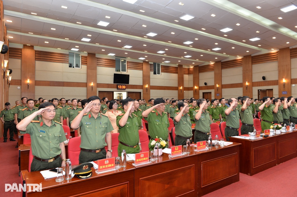 Xây dựng công an phường kiểu mẫu là chủ trương chiến lược lâu dài - 1 Xây dựng công an phường kiểu mẫu là chủ trương chiến lược lâu dài - 1