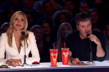 Cụ ông 82 tuổi khiến nhiều người ngỡ ngàng với giọng hát cực đỉnh