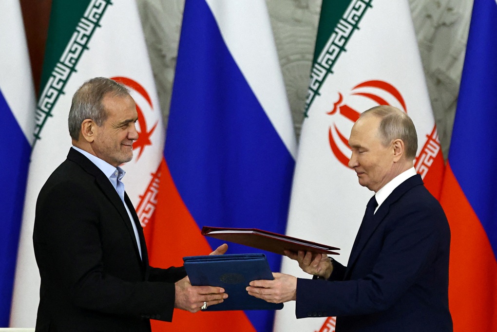 Nga - Iran tăng cường quan hệ, đồng lòng đối phó sức ép từ phương Tây - 1 Nga - Iran tăng cường quan hệ, đồng lòng đối phó sức ép từ phương Tây - 1