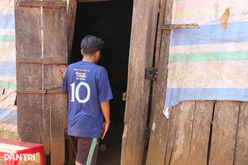 Chuyện ở làng phụ nữ chếnh choáng từ sáng sớm, đàn ông tơ tướp vì rượu - 5