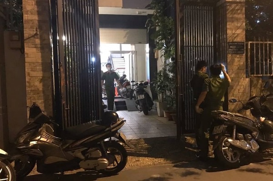 Trét bùn biển số xe, giả thợ điện trộm hơn nửa tỉ đồng - 1 Trét bùn biển số xe, giả thợ điện trộm hơn nửa tỉ đồng - 1