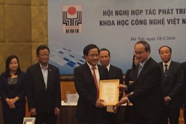 Chủ tịch Tập đoàn GFS nhận kỷ niệm chương "Vì sự nghiệp sáng tạo khoa học công nghệ Việt Nam"