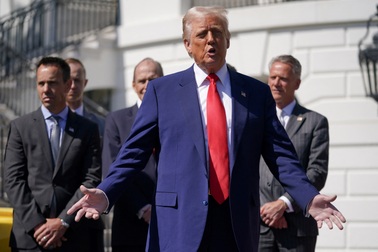 Tổng thống Trump lên tiếng sau tuyên bố hoãn áp thuế