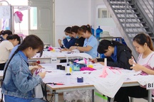 Ninh Bình: Thưởng Tết dương lịch thấp nhất chỉ tương đương với 3 bát phở