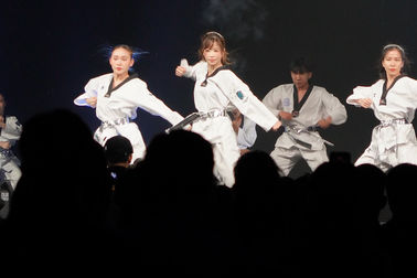 Ánh Viên, Châu Tuyết Vân hóa “vũ công thể thao” trình diễn cùng DJ Machiot