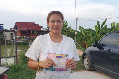 Người bán thịt lợn trúng 8 tỷ đồng sau khi mua xổ số theo biển ô tô