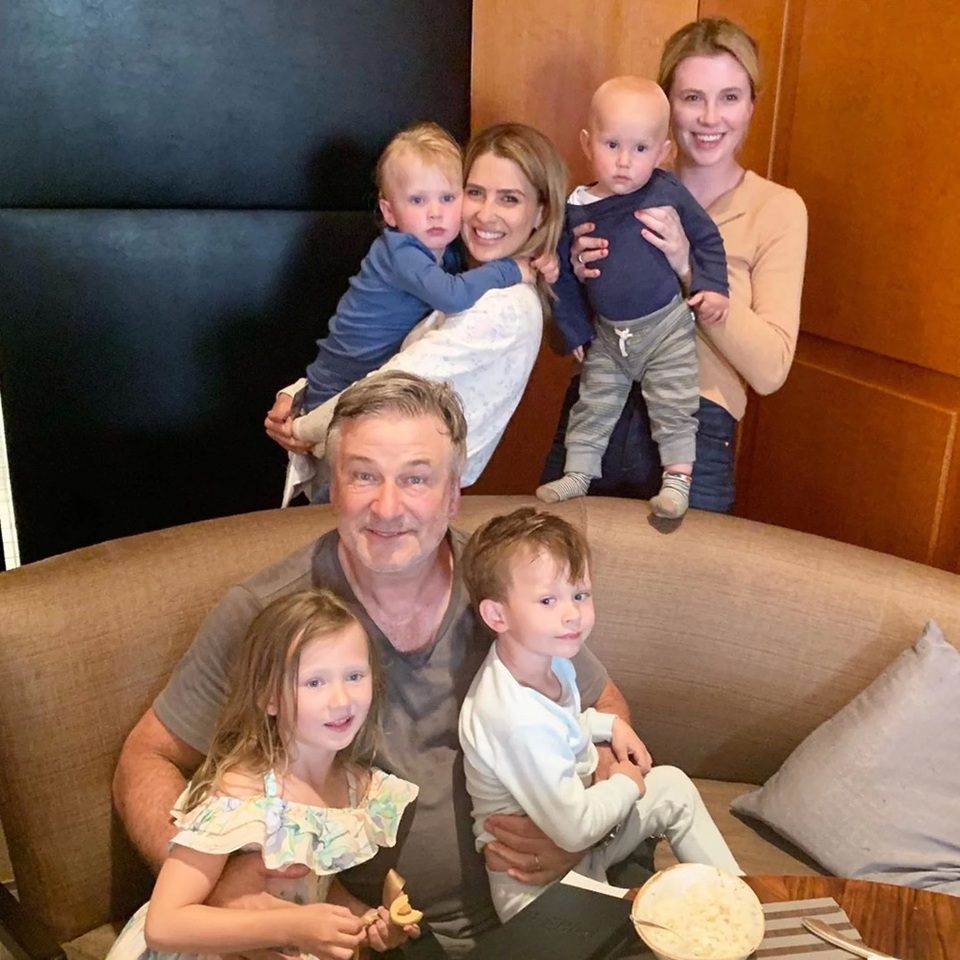 Sau 2 lần sảy thai, Hilaria Baldwin mang bầu đứa con thứ 5 - 1 Sau 2 lần sảy thai, Hilaria Baldwin mang bầu đứa con thứ 5 - 1