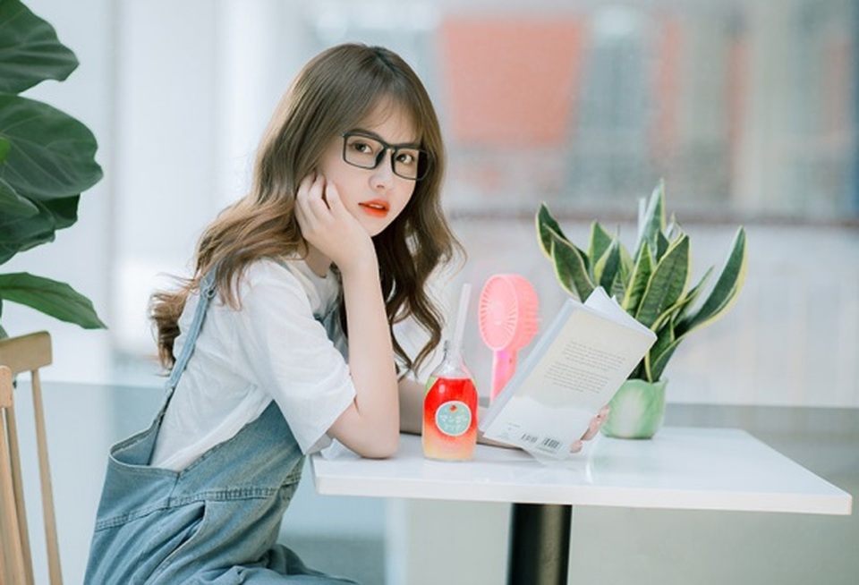 Nét xinh xắn không thể không yêu của “thiên thần đeo kính cận” - 6 Nét xinh xắn không thể không yêu của “thiên thần đeo kính cận” - 6