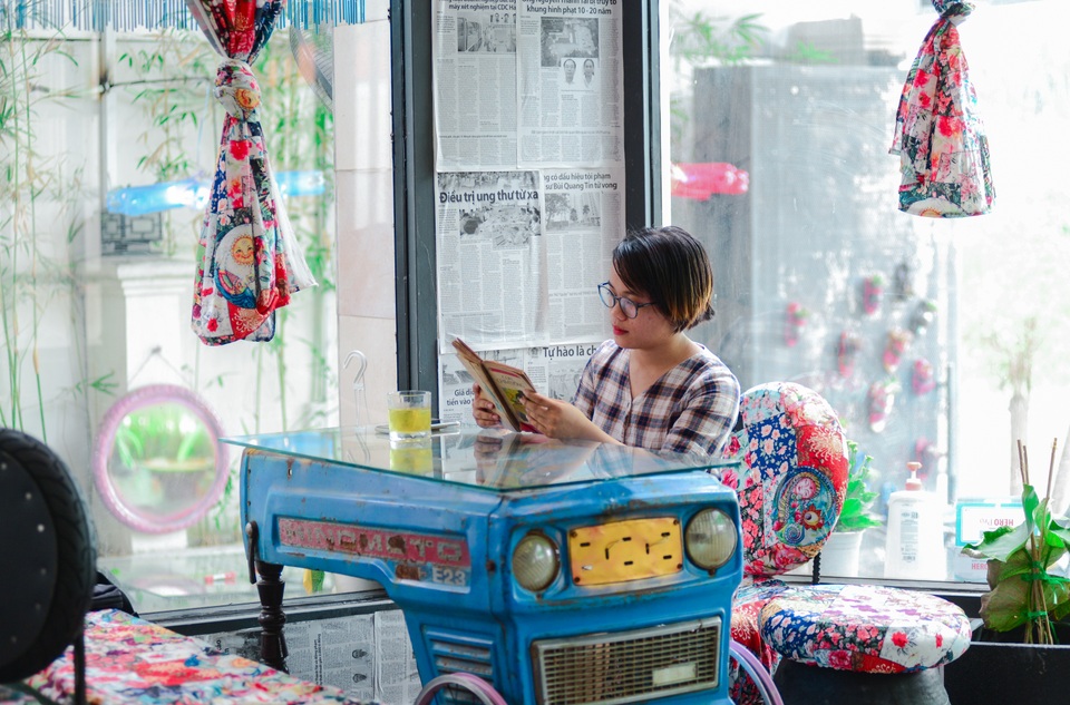 Cà phê biến rác thành đồ trang trí.jpg