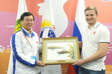 Mời Đội cận vệ trẻ Nước Nga Thống nhất tham gia tình nguyện tại Việt Nam