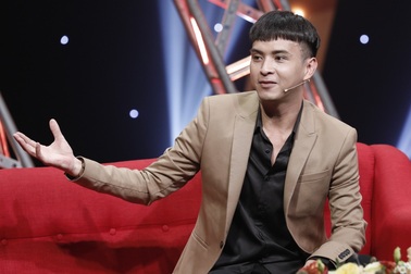 Hồ Quang Hiếu từng đi làm phục vụ, ở trọ nhếch nhác chỉ đủ chỗ nằm