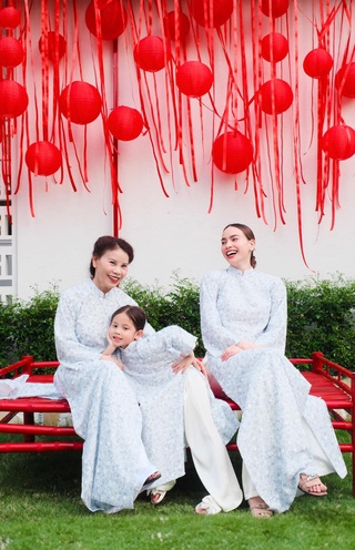 Hồ Ngọc Hà diện đồ đồng điệu cùng con gái, không hàng hiệu vẫn gây sốt - 9