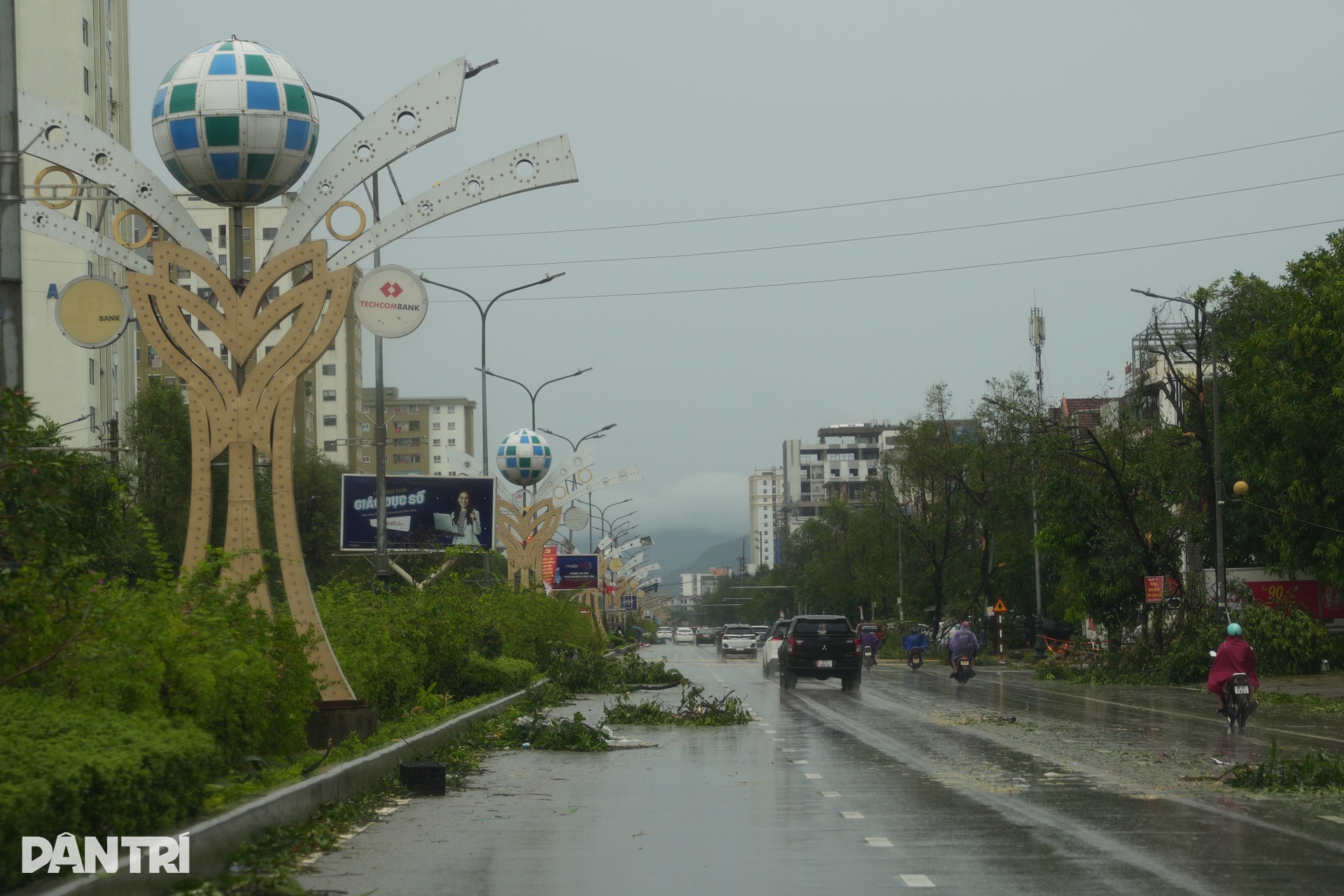 Khung cảnh tan hoang ở thành Vinh sau bão Kajiki - 14 Khung cảnh tan hoang ở thành Vinh sau bão Kajiki - 14