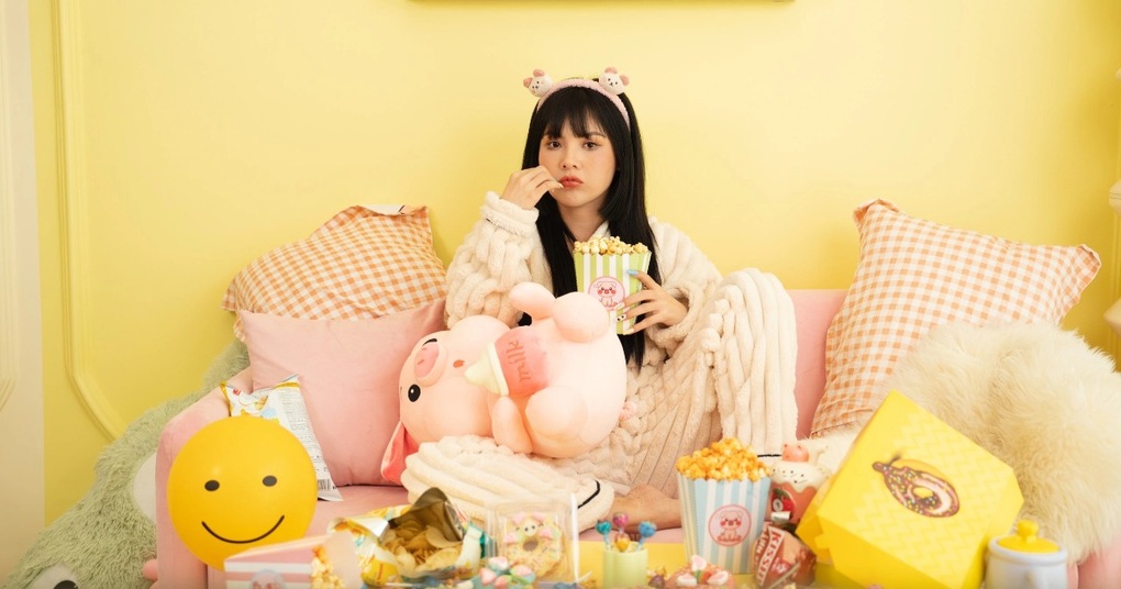 Thành viên nhỏ tuổi nhất Mắt Ngọc tái xuất, sợ bị khán giả chê... làm lố - 1