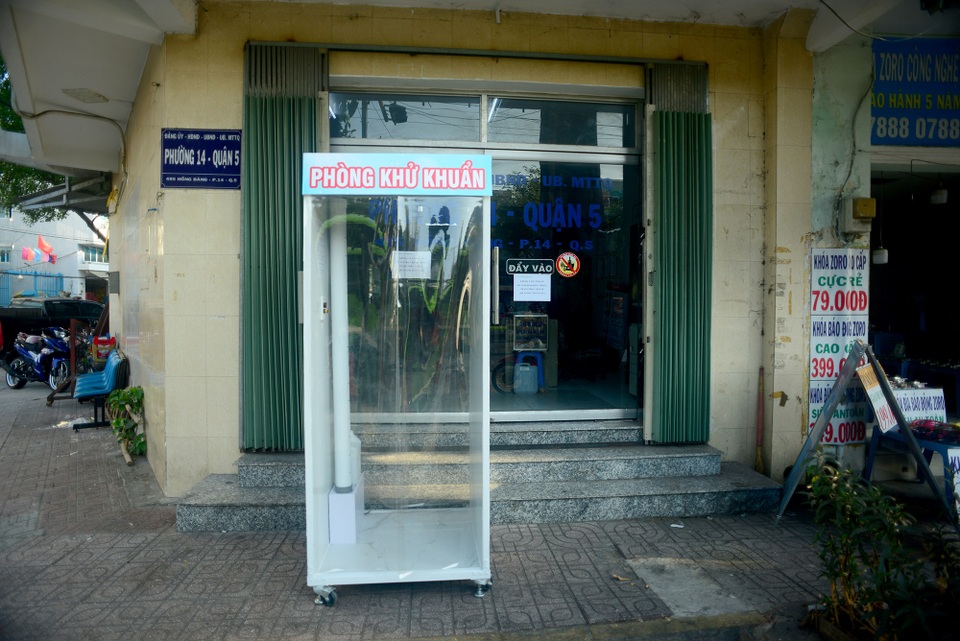 Buồng khử khuẩn.jpg Buồng khử khuẩn .jpg