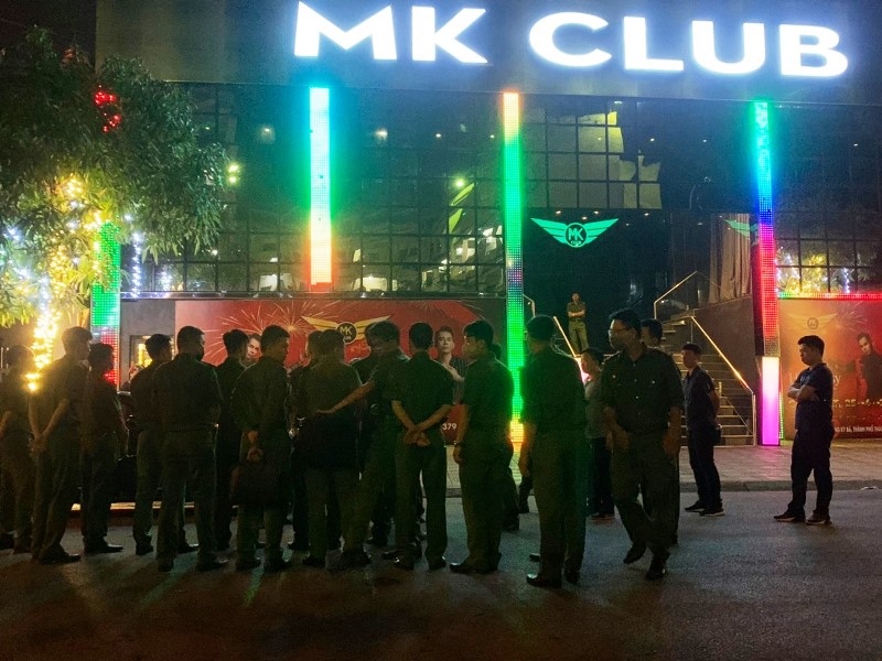 Đột kích tụ điểm ăn chơi, phát hiện hơn 30 người dương tính với ma túy - 1 Đột kích tụ điểm ăn chơi, phát hiện hơn 30 người dương tính với ma túy - 1