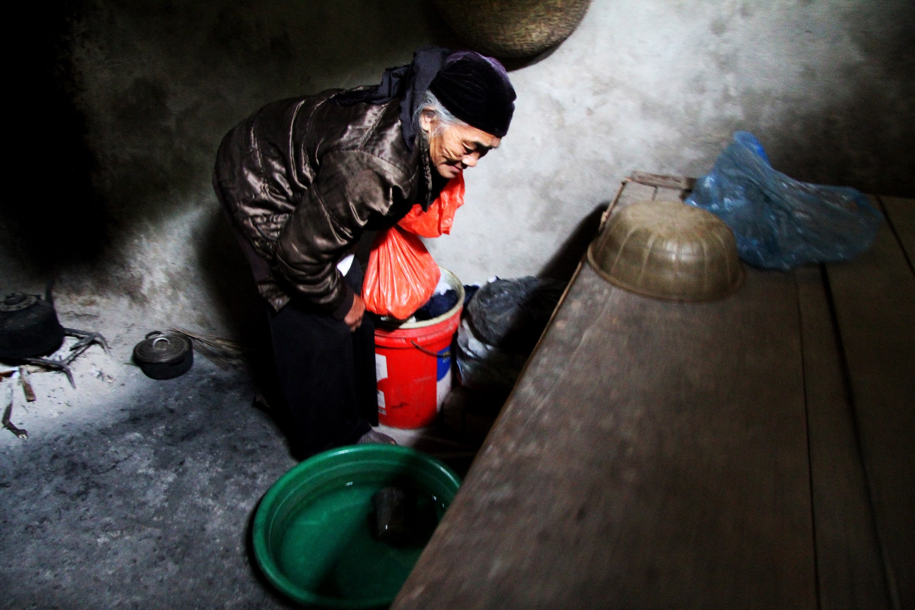 Cụ bà U90 ăn đất cuối cùng ở ngôi làng chuyện lạ Việt Nam - 1