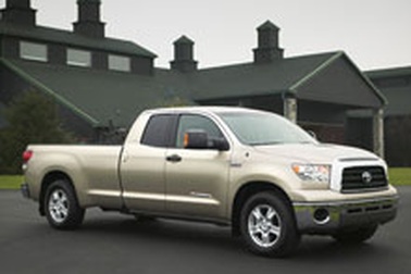 Toyota thu hồi 15.600 xe 