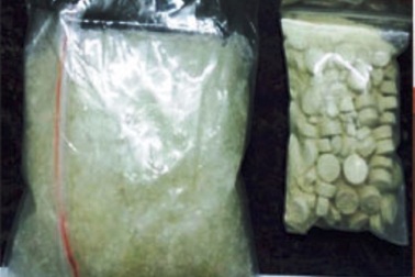 CSGT kiểm tra hành chính taxi, hành khách mở cửa bỏ chạy