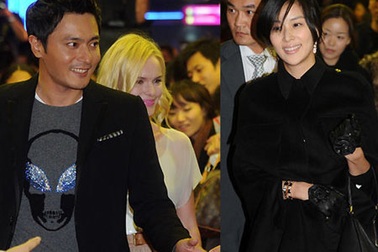 Vợ Jang Dong Gun mặt "mộc" dự buổi giới thiệu phim của chồng