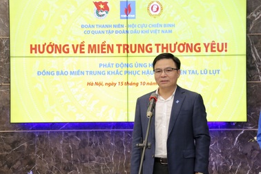 Petrovietnam ủng hộ vùng lũ miền Trung gần 5 tỷ đồng