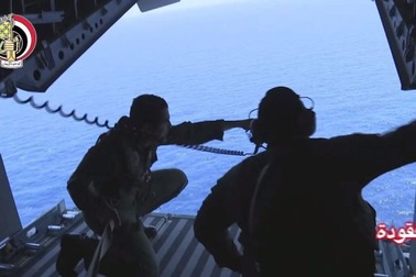 Cần thêm ít nhất 12 ngày nữa để tìm hộp đen máy bay Ai Cập mất tích