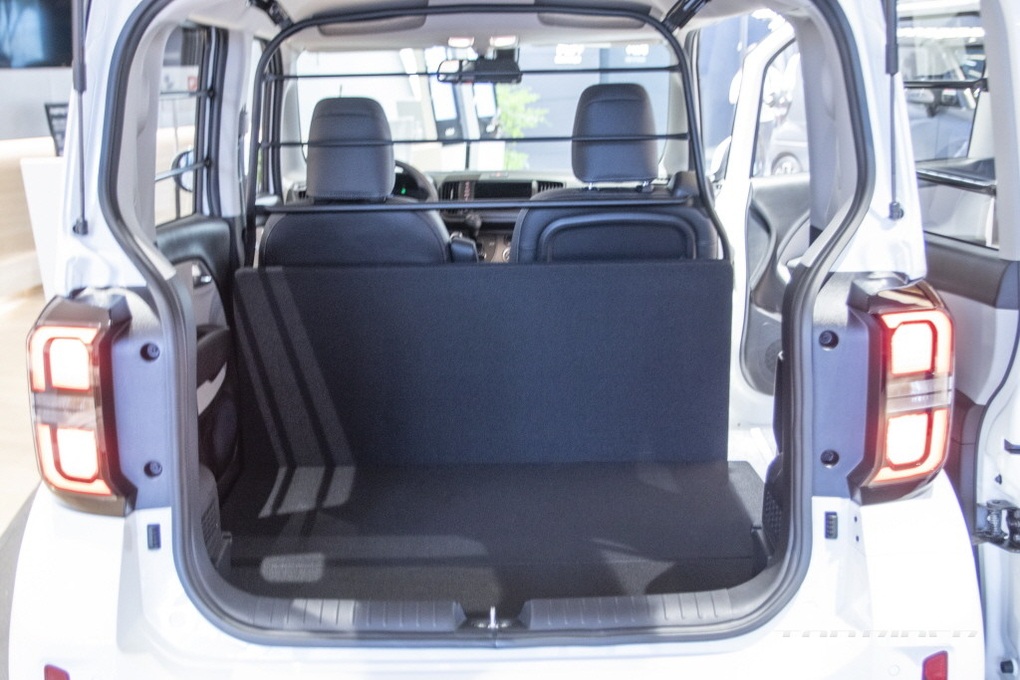 Cận cảnh Kia Ray 2023: Bé hạt tiêu nhưng nội thất rộng, có cửa lùa - 14 Cận cảnh Kia Ray 2023: Bé hạt tiêu nhưng nội thất rộng, có cửa lùa - 14
