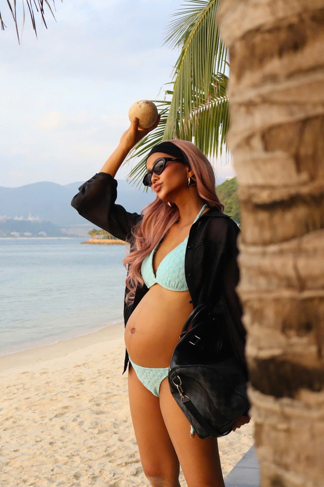 Dàn mỹ nhân Việt đốt mắt với loạt bikini nóng bỏng chào hè - 6 Dàn mỹ nhân Việt đốt mắt với loạt bikini nóng bỏng chào hè - 6