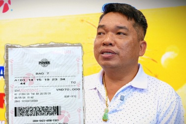 Chủ nhân giải Vietlott hơn 83,5 tỷ đồng nói lý do không đeo mặt nạ