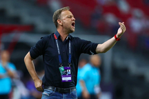 Xác định thời điểm HLV Mano Polking dẫn dắt CLB Công an Hà Nội