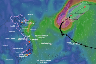 Bão Phượng Hoàng giảm 4 cấp sau khi đi vào Biển Đông