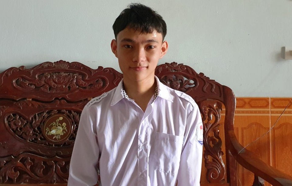 Nghị lực cậu học trò nghèo mồ côi mẹ đạt giải Nhì tỉnh môn Toán - 1 Nghị lực cậu học trò nghèo mồ côi mẹ đạt giải Nhì tỉnh môn Toán - 1