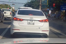 Mánh khóe dán băng keo làm "méo" biển kiểm soát để trốn... phạt nguội!