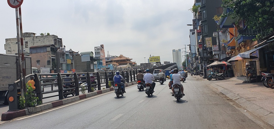 Người Sài Gòn ùa ra đường ngày không cách ly - 2 Người Sài Gòn ùa ra đường ngày không cách ly - 2