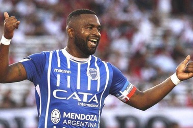 Cái chết bí ẩn của cầu thủ thi đấu ở giải Argentina