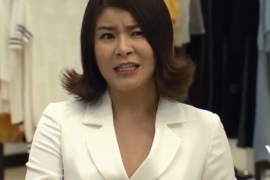 NSƯT Kim Oanh nói gì khi bị ghét cay ghét đắng trên phim giờ vàng?