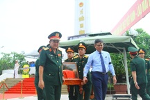 Đón 16 hài cốt liệt sỹ từ Lào về đất mẹ an nghỉ