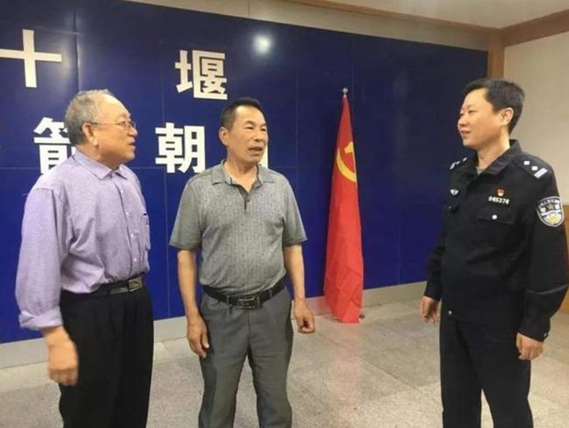 Người đàn ông tìm bằng được chủ nợ 31 năm trước để trả 180 triệu đồng - 1 Người đàn ông tìm bằng được chủ nợ 31 năm trước để trả 180 triệu đồng - 1