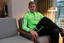 Đồng đội một thời của Kroos, Ozil chê bai V-League