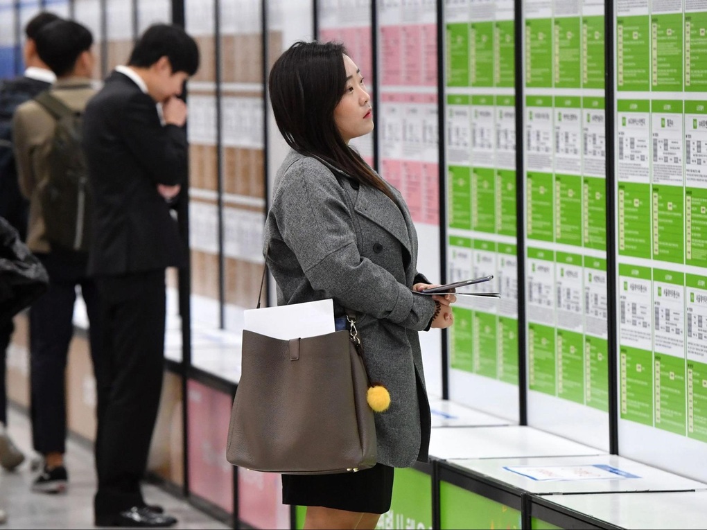 Vì sao giới trẻ Hàn đổ xô đến thủ đô Seoul chật chội và đắt đỏ? - 2 Vì sao giới trẻ Hàn đổ xô đến thủ đô Seoul chật chội và đắt đỏ? - 2