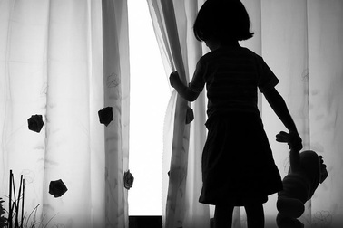 Bố mẹ hầu tòa vì bắt con ăn chay dẫn đến suy dinh dưỡng nặng