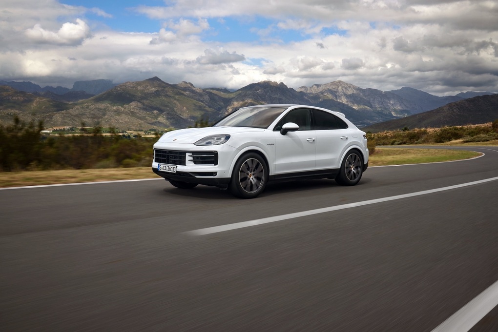 Porsche Cayenne 2024 lại có bản S với động cơ V8, thay đổi toàn diện - 7 Porsche Cayenne 2024 lại có bản S với động cơ V8, thay đổi toàn diện - 7