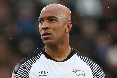 Cựu cầu thủ Liverpool nhập viện cấp cứu vì bị kẻ cướp đâm nhiều nhát