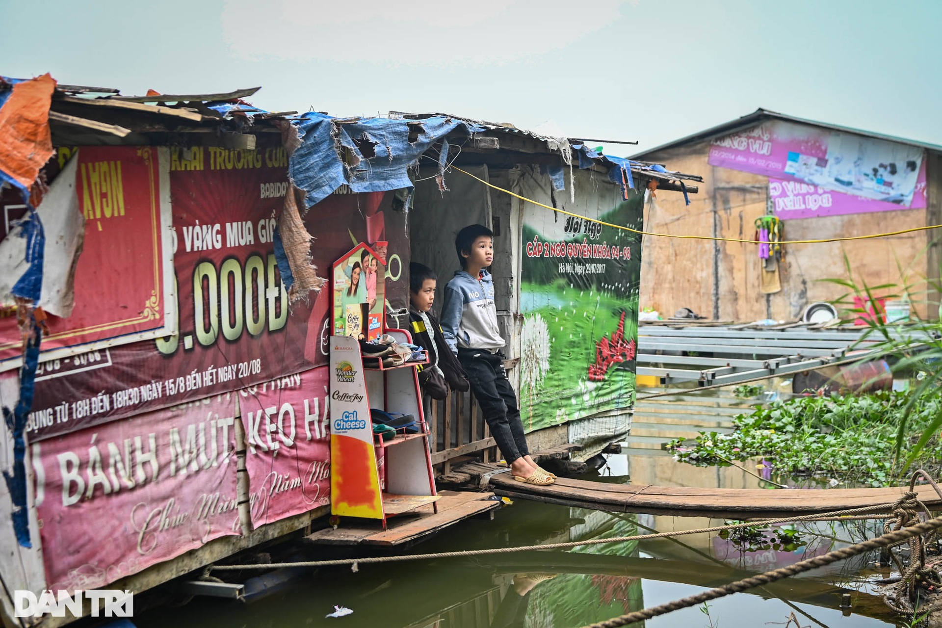 Hà Nội: Tết ấm lòng với những hoàn cảnh khó khăn tại xóm nhà phao - 2