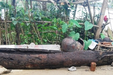 Phát hiện thuyền độc mộc trên sông Hương